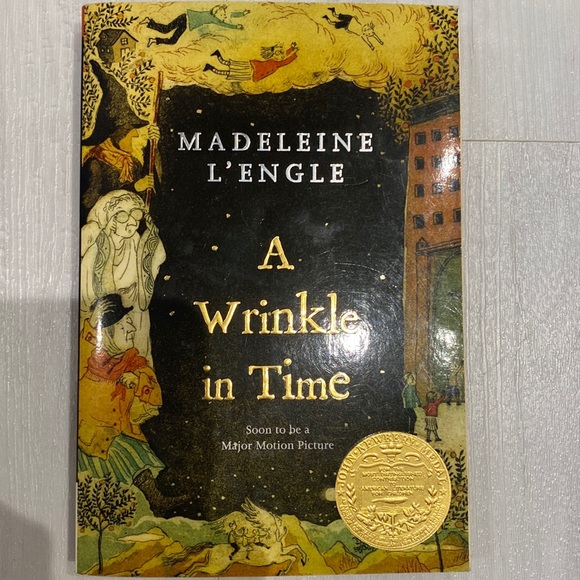 A Wrinkle Im Time book by Madeleine L’Engle - Picture 1 of 3
